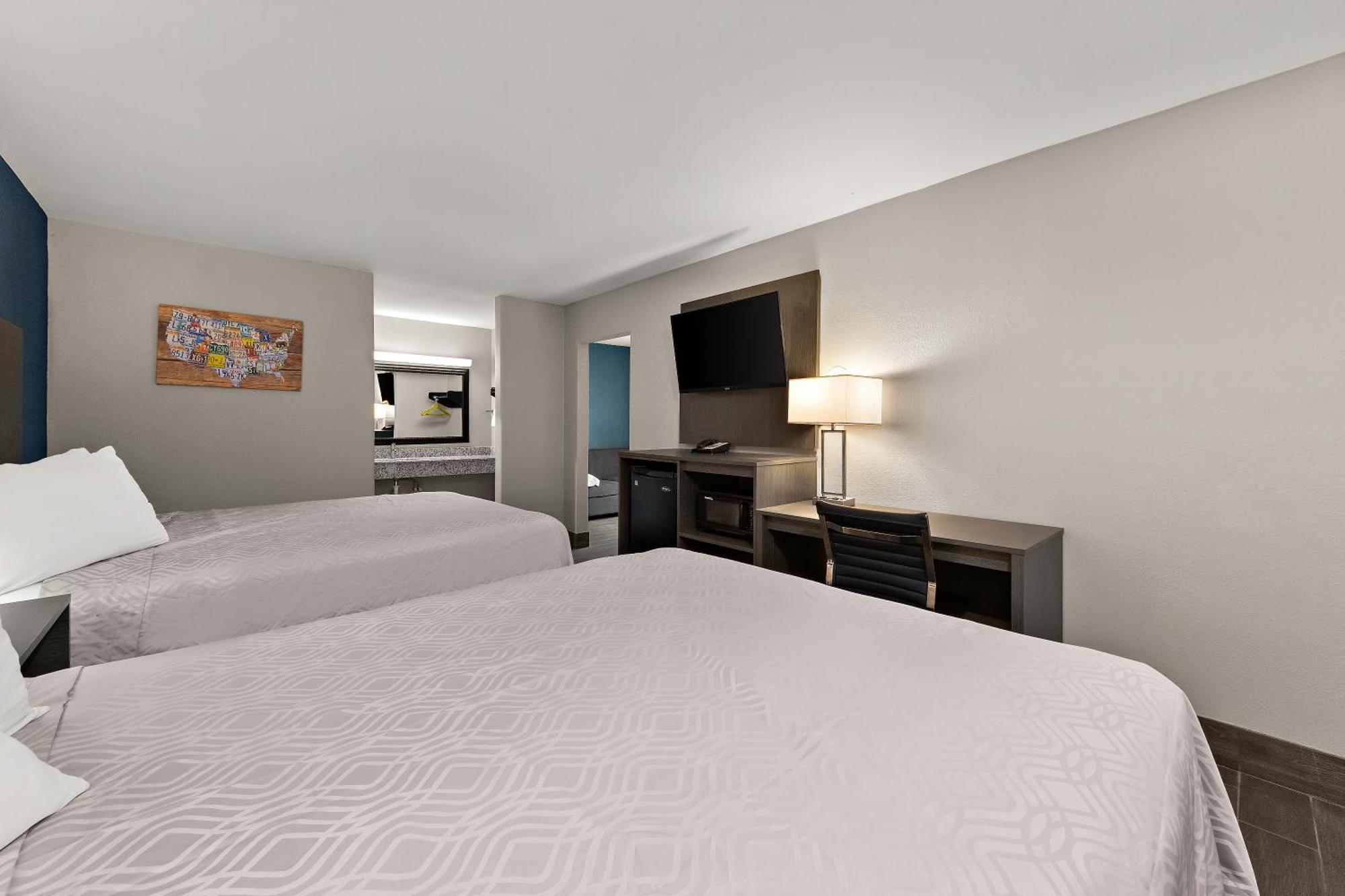 Econo Lodge Inn & Suites Ларедо Екстериор снимка