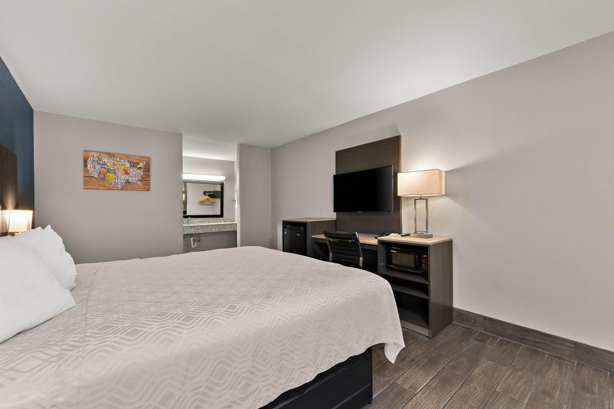 Econo Lodge Inn & Suites Ларедо Екстериор снимка